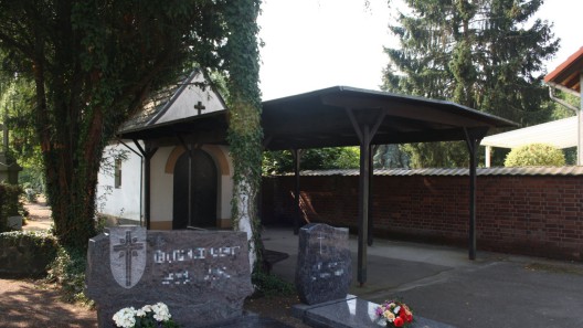 Arbeiten auf dem Alten Friedhof