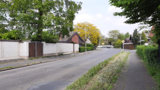 Die Pulheimer Straße in Sinnersdorf